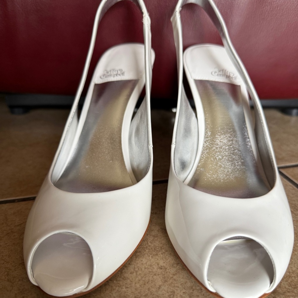 Jeffrey Campbell White/Silver Charis Peep-Toe Slingback Pumps SZ 10M Orig.$155.0